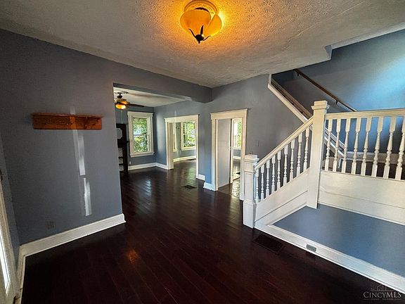 2nd image of 279 Helen St