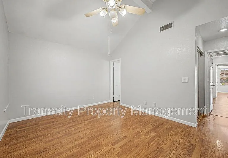 1825 E Secretariat Dr — Photo 10