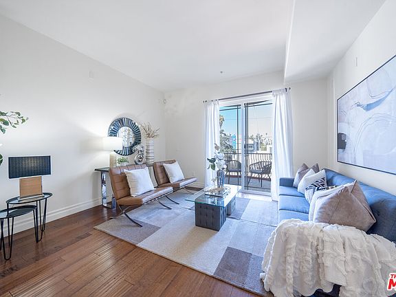 5th image of 917 S New Hampshire Ave Unit 308