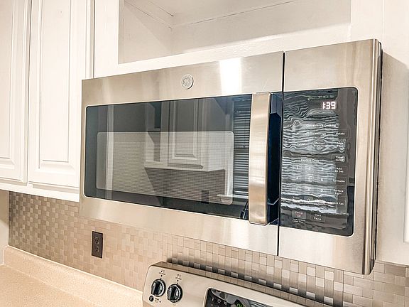 Above stove microwave