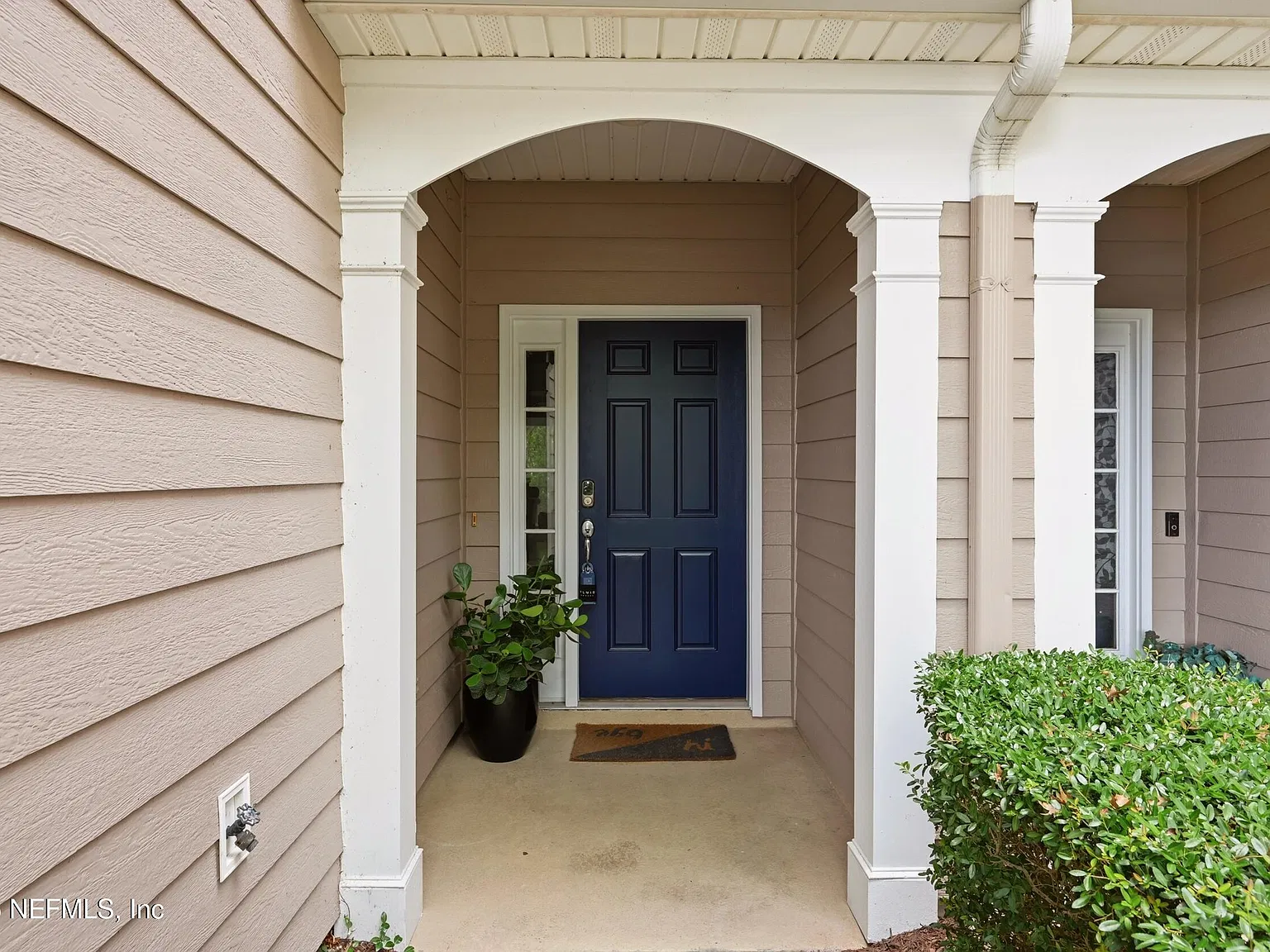 3 bed, 2.5 bath, 1764 sqft, $2,000 — Photo 2