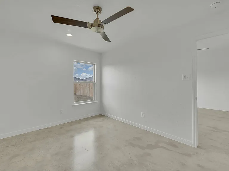 816 Wax Myrtle Ct #B — Photo 5
