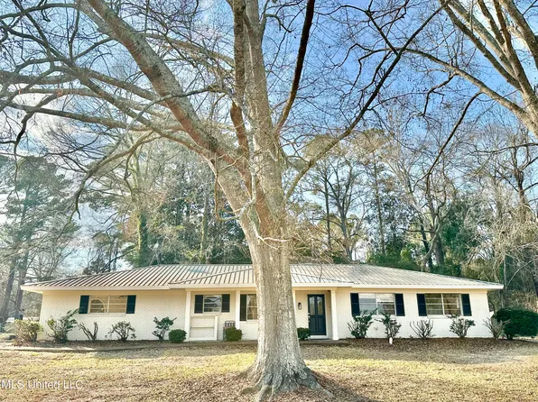 1002 Mark Dr, Mendenhall, MS 39114