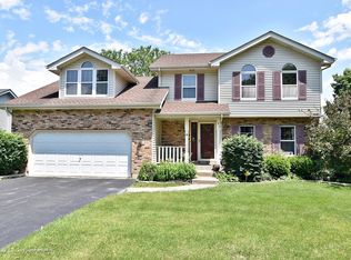 105 N Juniper Dr, North Aurora, IL 60542