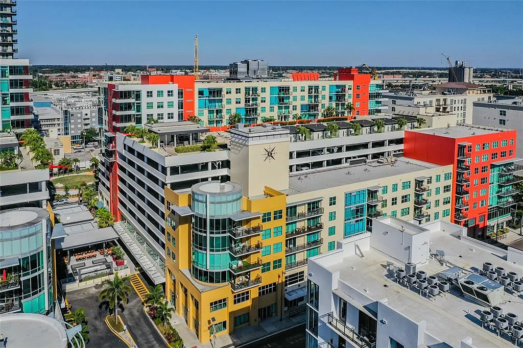 1 bed, 1.0 bath, 840 sqft, $2,699 — Photo 1