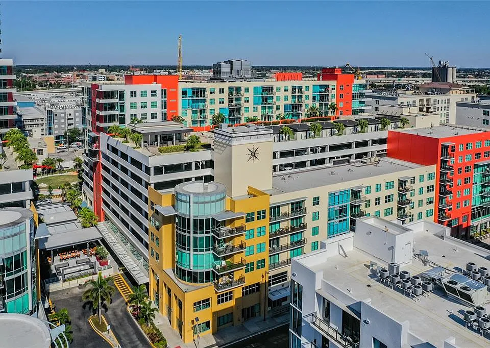 1120 E Kennedy Blvd #612