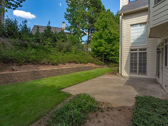 5th image of 1155 Queensgate Dr SE