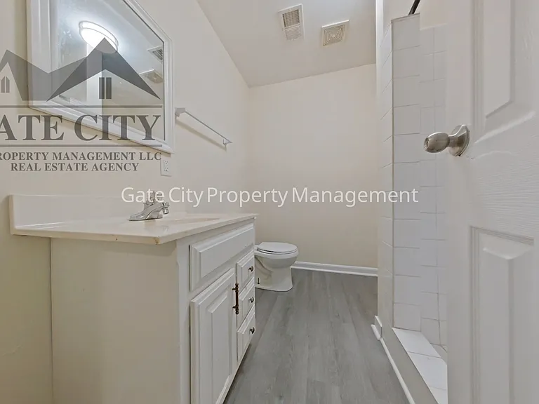 1513 Wendell Ave — Photo 8