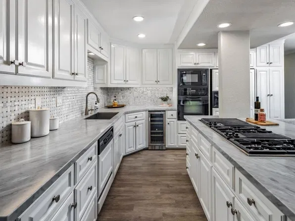 7525 Jerez Ct Unit F, Carlsbad, CA 92009