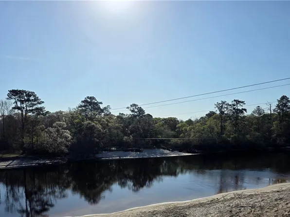 82 High Way, Waynesville, GA 31566