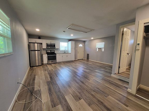 2nd image of 351 Overhill Dr Unit A