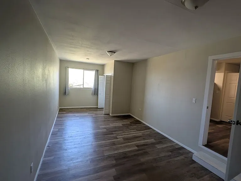 226 Waverly Ave — Photo 7