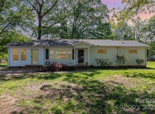 109 Crestview Dr, Belmont, NC 28012