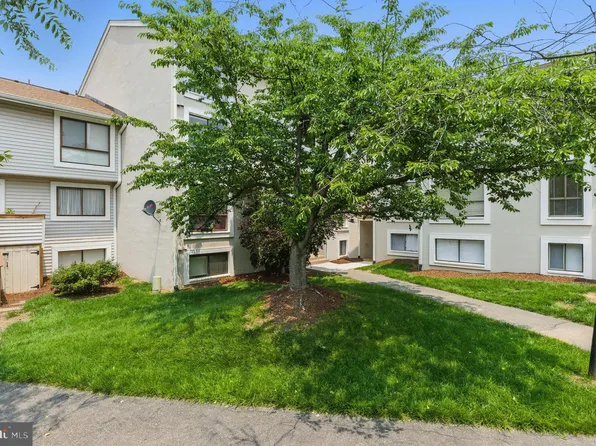 5756 Village Green Dr Unit 9/5756F, Alexandria, VA 22309