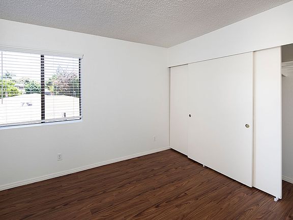5th image of 2009-2015 Thomas Ave #3