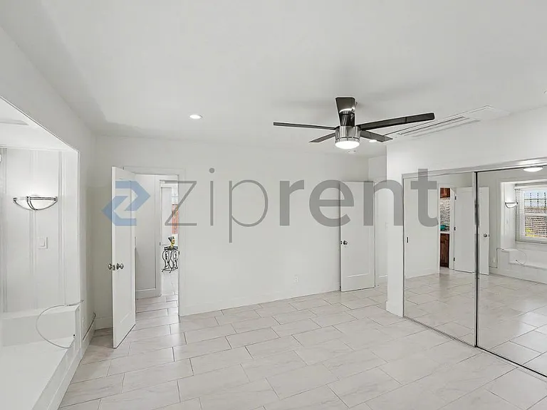 1067 W 83rd St — Photo 22