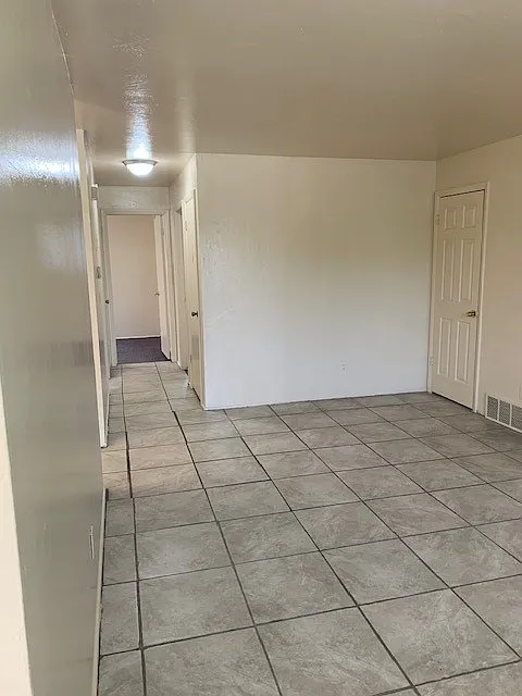 2 bed, 844 sqft, $1,200 — Photo 3