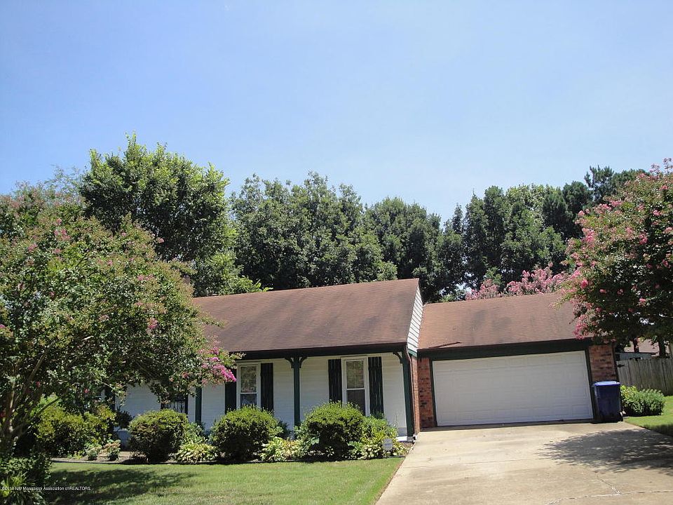 2nd image of 3505 Lakehurst Dr