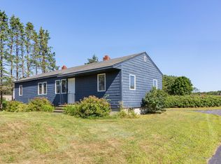 19 Fessenden Rd, Cape Elizabeth, ME 04107