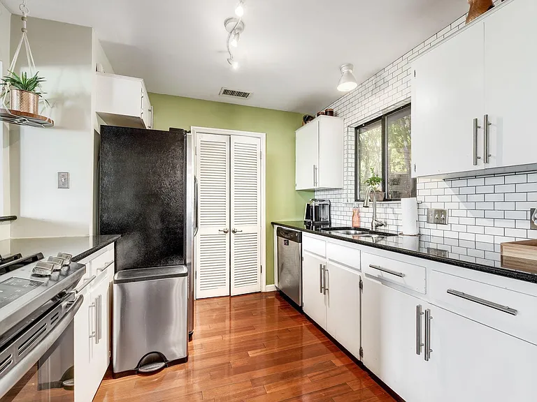 1100 Azie Morton Rd #1102 — Photo 11