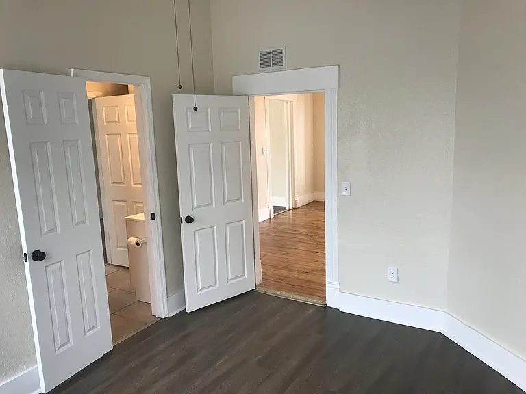 2109 W Cypress St — Photo 9