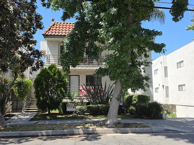 4220 Arch Dr #3 — Photo 20