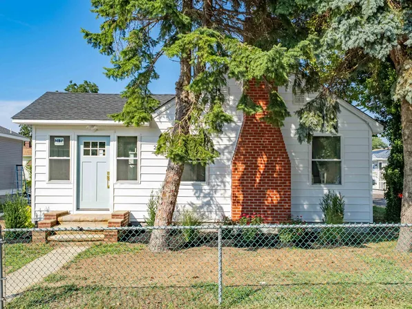 201 W Delaware Pkwy, Villas, NJ 08251