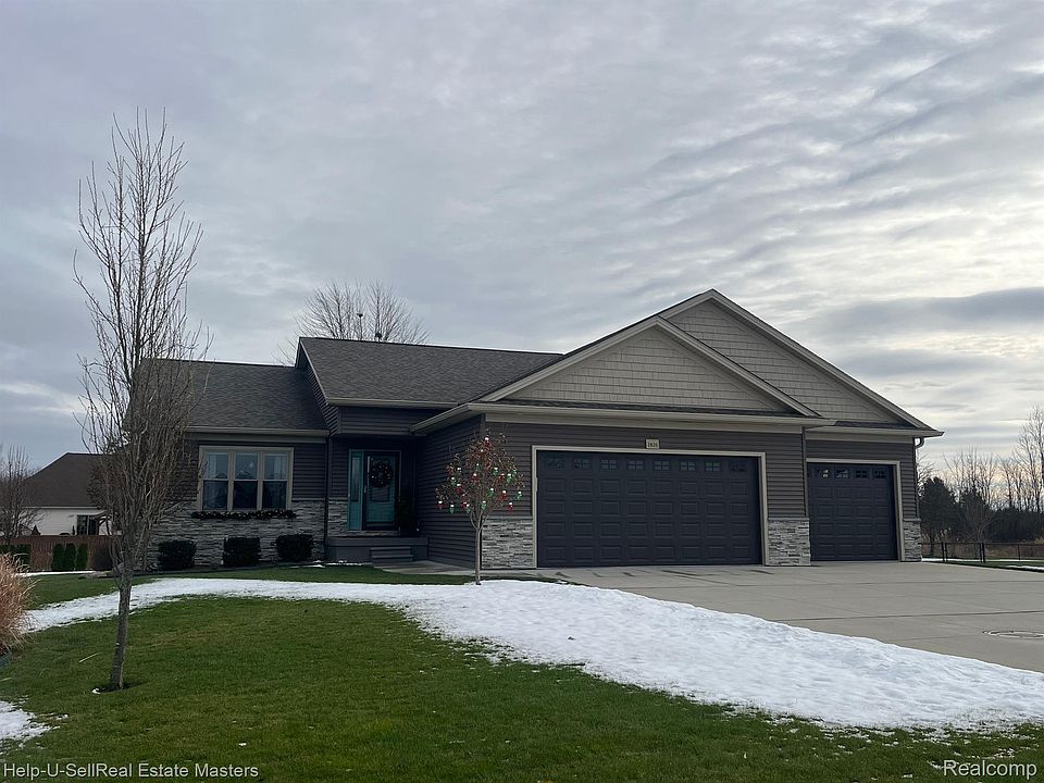1st image of 2820 Saint Helens Dr