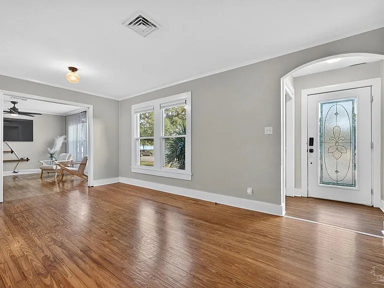 1410 W Gregory St — Photo 4