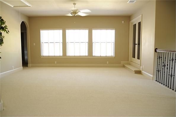 1st image of 19 Oak Cove Ln