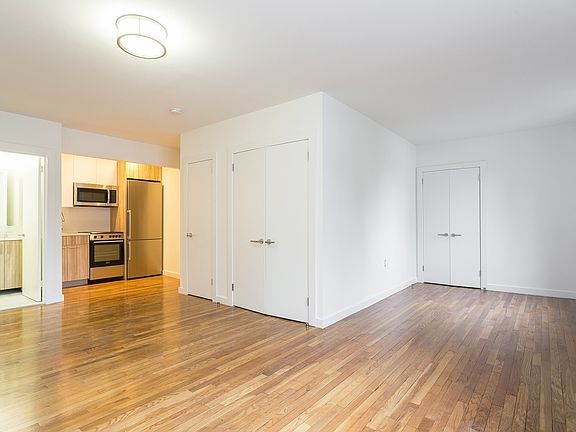 4th image of 434 W 19th St APT 5A