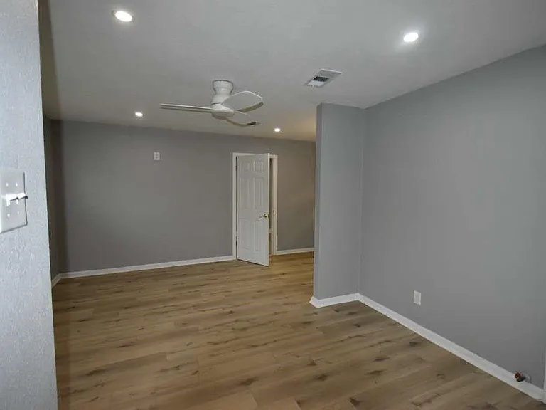 10213 Fairland Dr — Photo 4