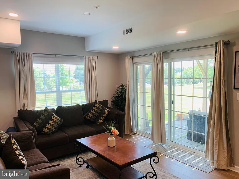 427 Lee Pl — Photo 30