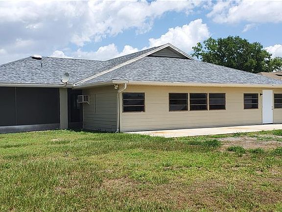 3rd image of 212 Palmwood Ct