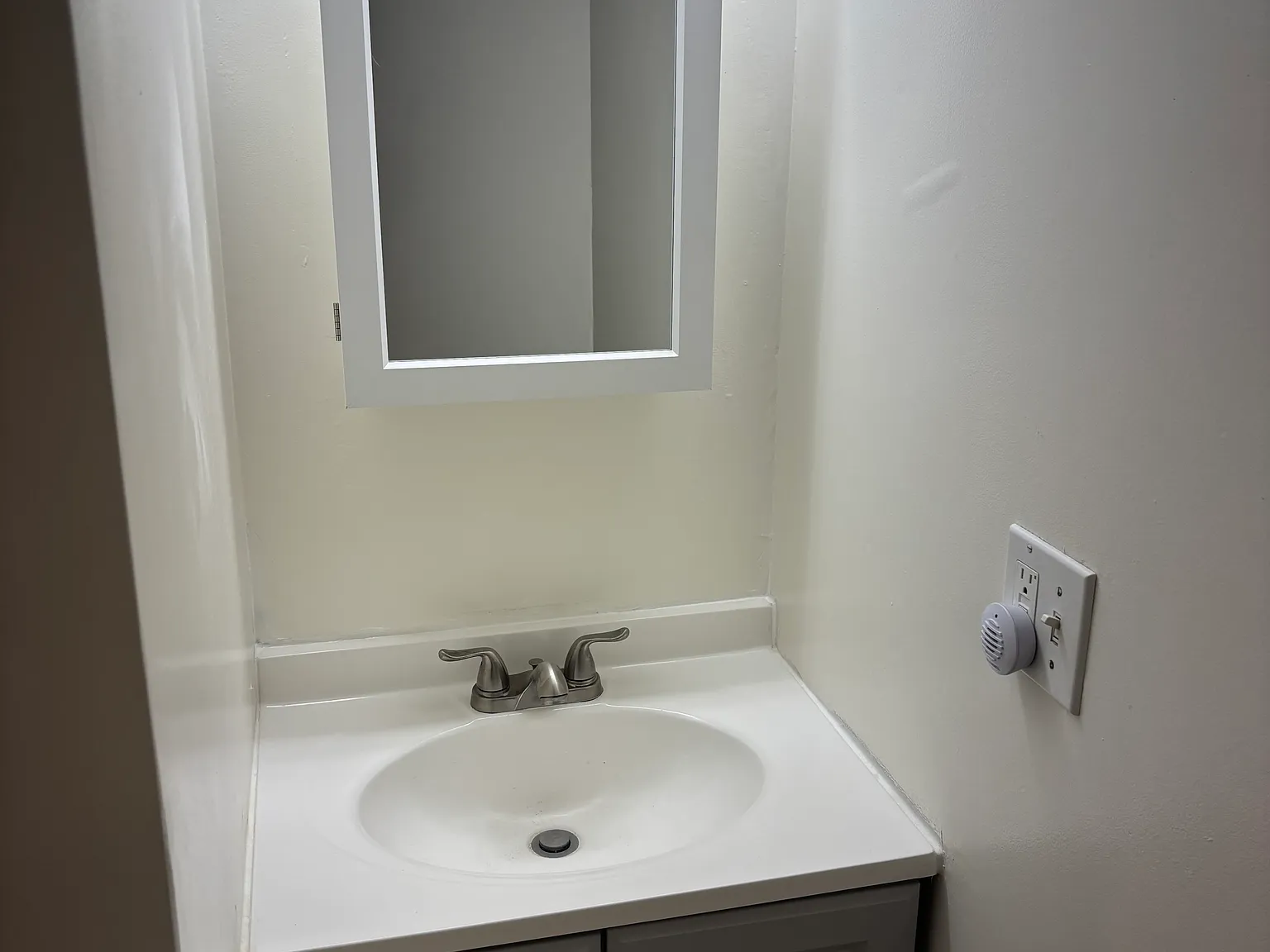 2 bed, 960 sqft, $1,600 — Photo 4