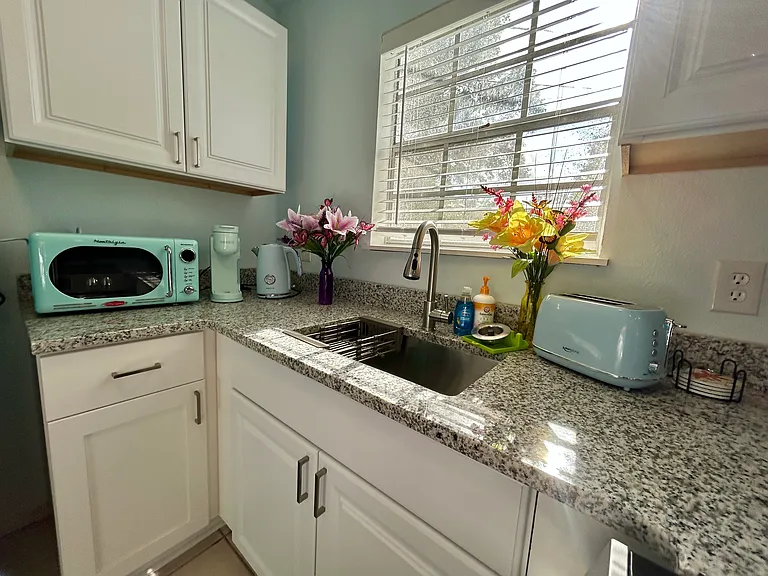 1625 Rebecca St — Photo 26