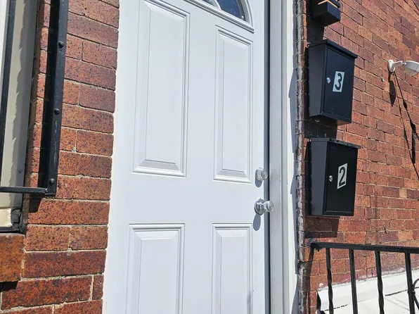 718 S 52nd St, Philadelphia, PA 19143