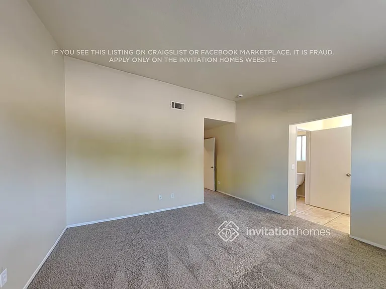2628 N Maple Ave — Photo 7