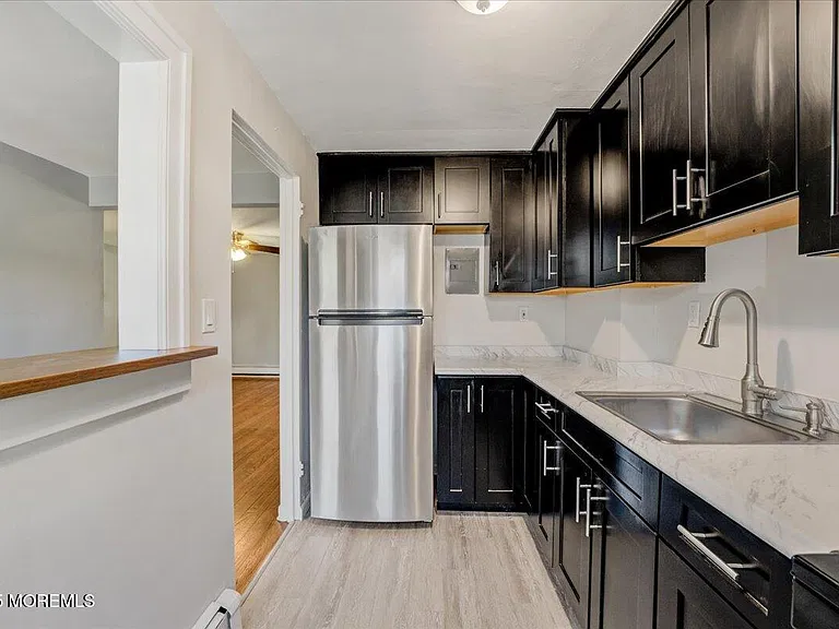 46 Manor Dr #401 — Photo 10