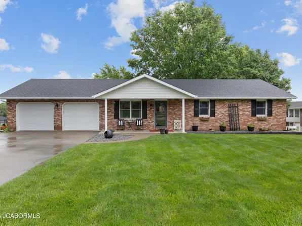 109 N Linnwood Dr, Linn, MO 65051
