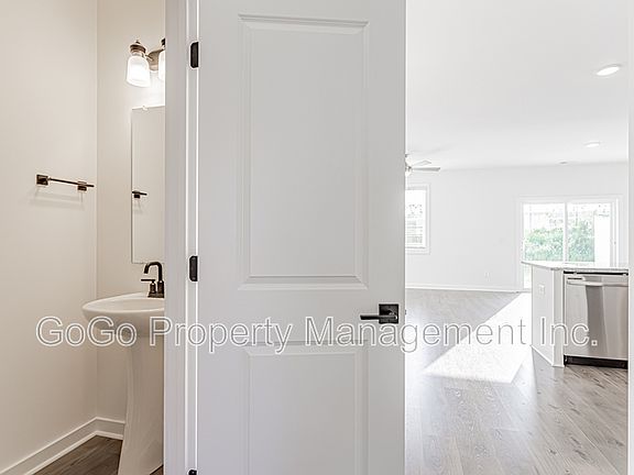 5th image of 1411 Darrowby Way #1