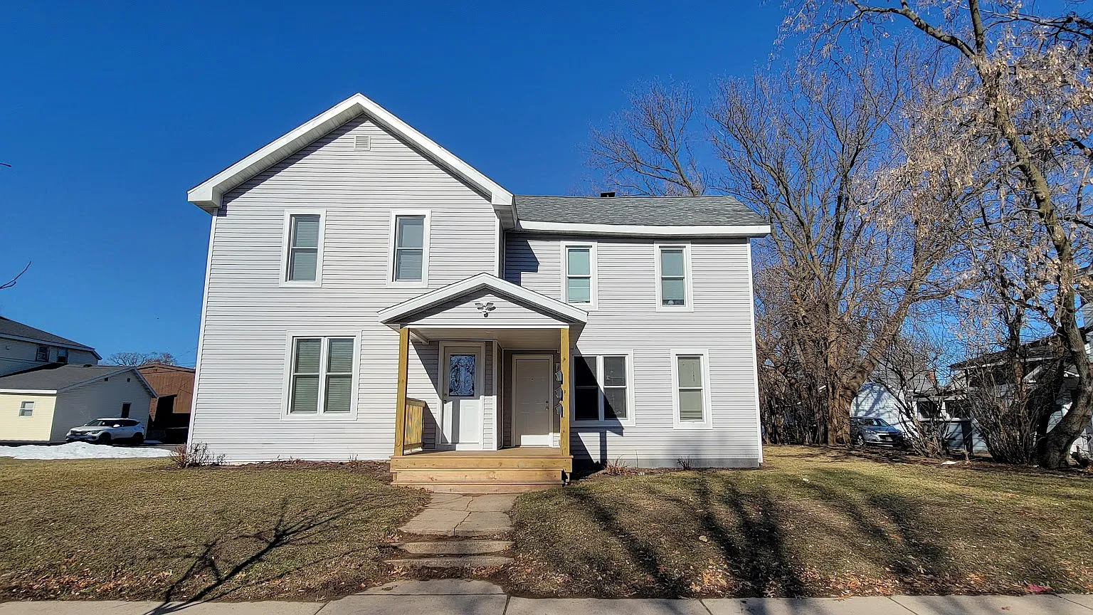 3 bed, $445 — Photo 1