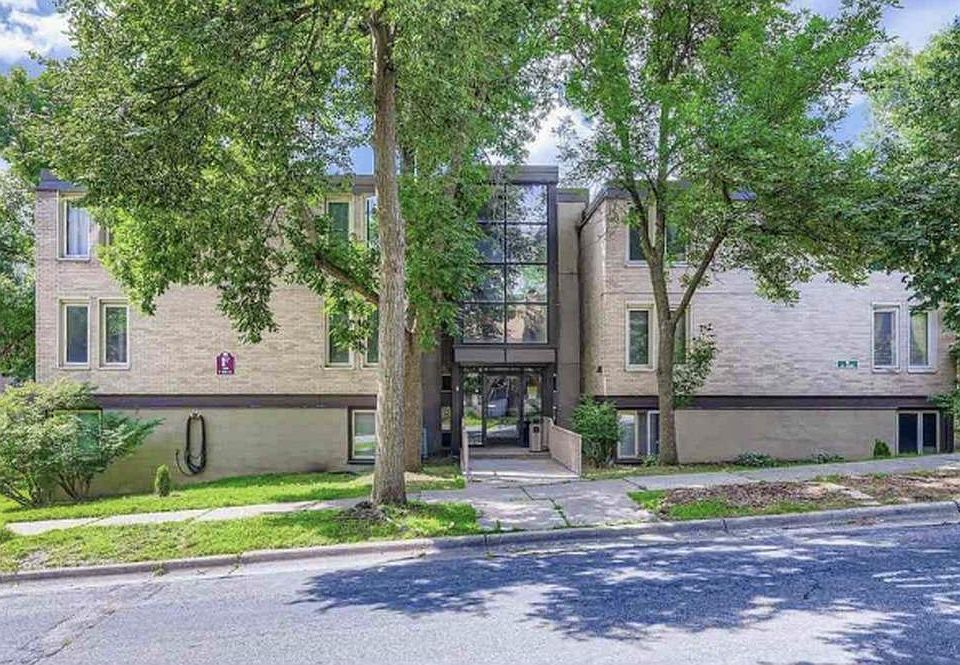 1st image of 4014 15th Ave S APT 9B