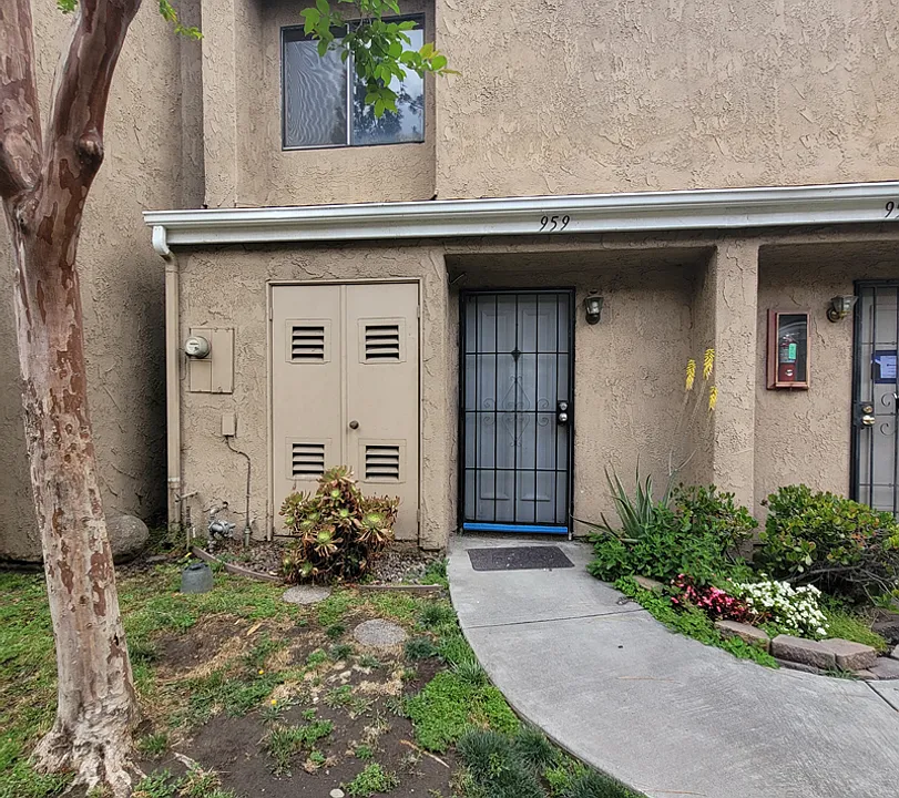 959 S Mountain Ave