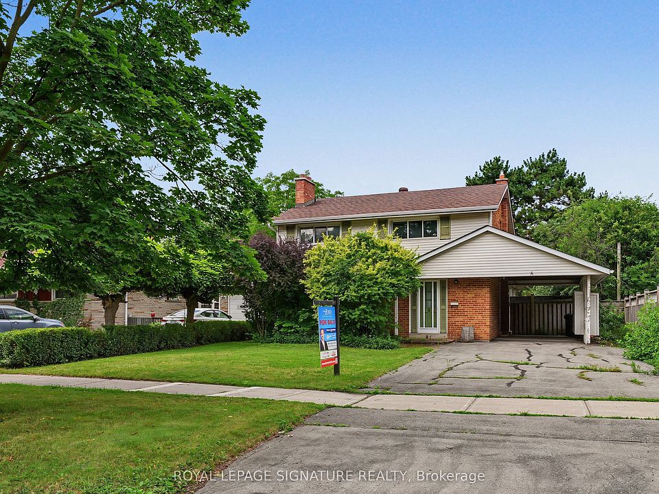 1st image of 8 Underhill Dr