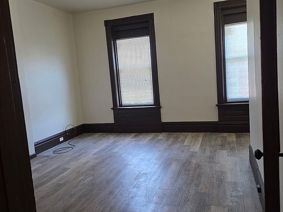 5th image of 3212 Mount Pleasant St