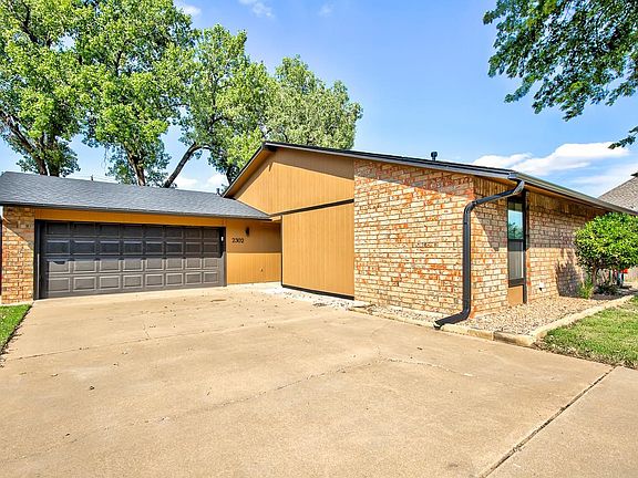 2nd image of 2302 Double Tree Ln