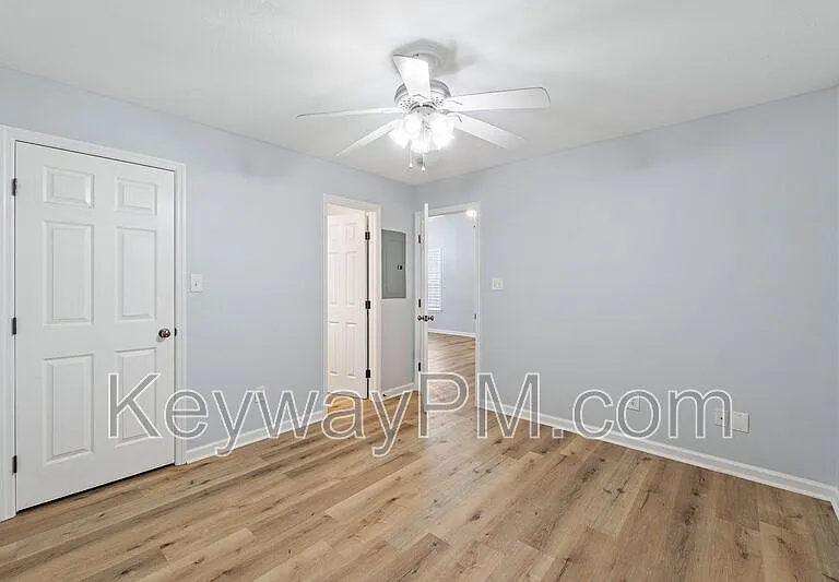 1512 Abby Way — Photo 12