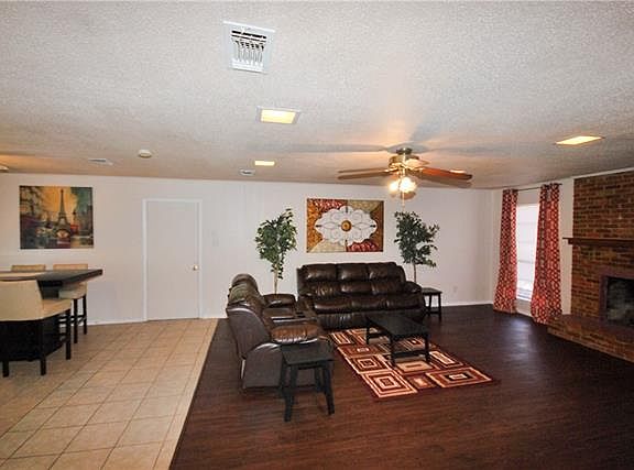 4th image of 823 Hill City Dr