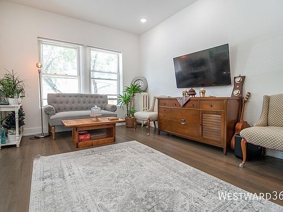 2nd image of 6201 N Glenwood Ave #1
